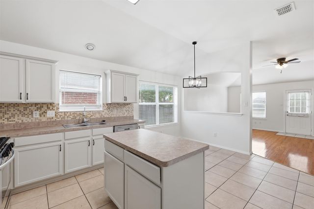 8500 Prairie Fire Drive, Fort Worth, TX 76131