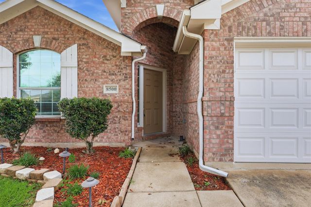 8500 Prairie Fire Drive, Fort Worth, TX 76131