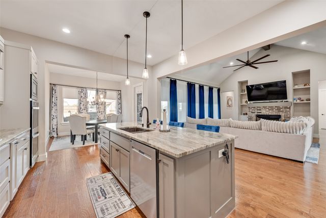 4011 Tuscany Lane, Midlothian, TX 76065