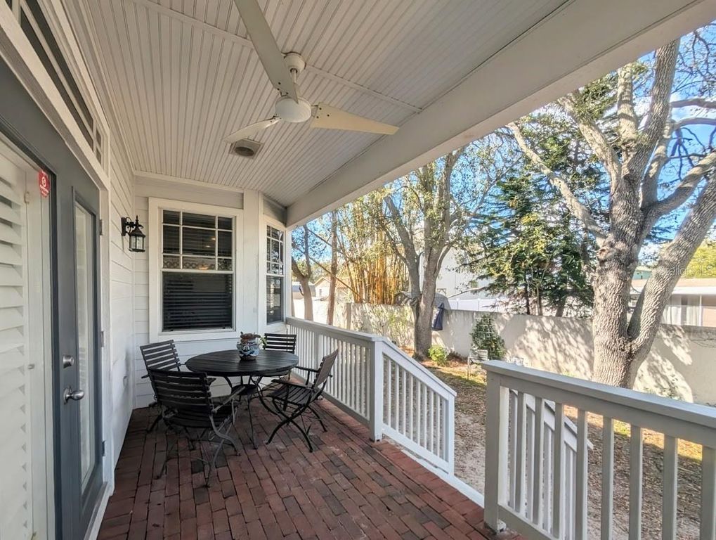 Image 26 of property listing at 2919 BAYSHORE VISTA DRIVE, Tampa, FL 33611