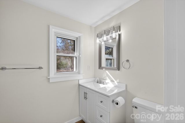 1780 NE 23rd Avenue Lane NE, Hickory, NC 28601