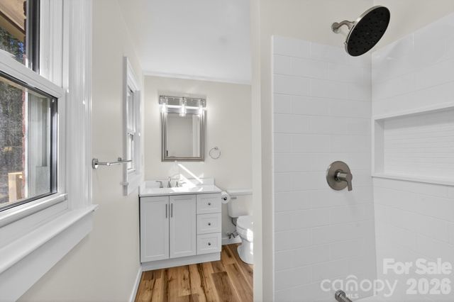 1780 NE 23rd Avenue Lane NE, Hickory, NC 28601