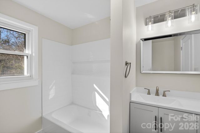 1780 NE 23rd Avenue Lane NE, Hickory, NC 28601