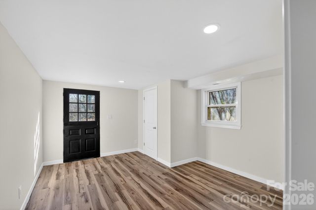 1780 NE 23rd Avenue Lane NE, Hickory, NC 28601