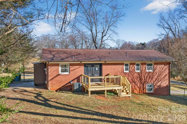 1780 NE 23rd Avenue Lane NE, Hickory, NC 28601