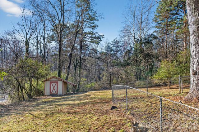 1780 NE 23rd Avenue Lane NE, Hickory, NC 28601