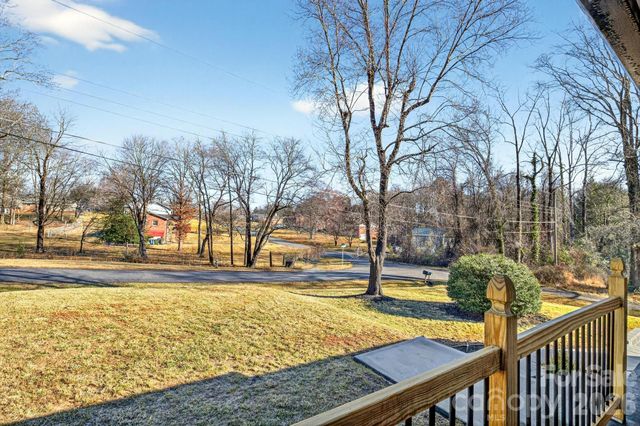 1780 NE 23rd Avenue Lane NE, Hickory, NC 28601