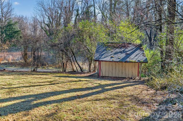 1780 NE 23rd Avenue Lane NE, Hickory, NC 28601