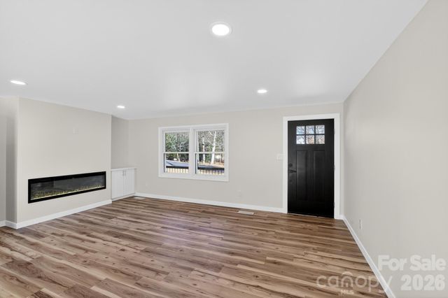 1780 NE 23rd Avenue Lane NE, Hickory, NC 28601