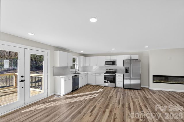 1780 NE 23rd Avenue Lane NE, Hickory, NC 28601