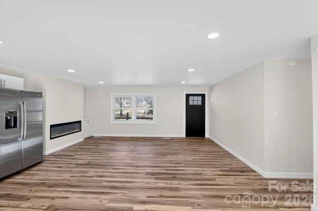 1780 NE 23rd Avenue Lane NE, Hickory, NC 28601