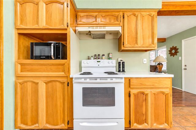 11403 Brook Meadows Lane, Meadows Place, TX 77477