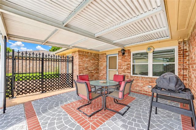 11403 Brook Meadows Lane, Meadows Place, TX 77477
