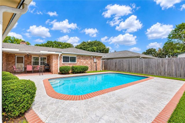 11403 Brook Meadows Lane, Meadows Place, TX 77477