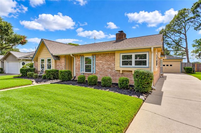 11403 Brook Meadows Lane, Meadows Place, TX 77477