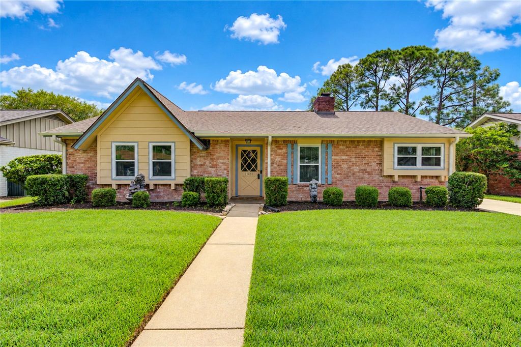 11403 Brook Meadows Lane, Meadows Place, TX 77477