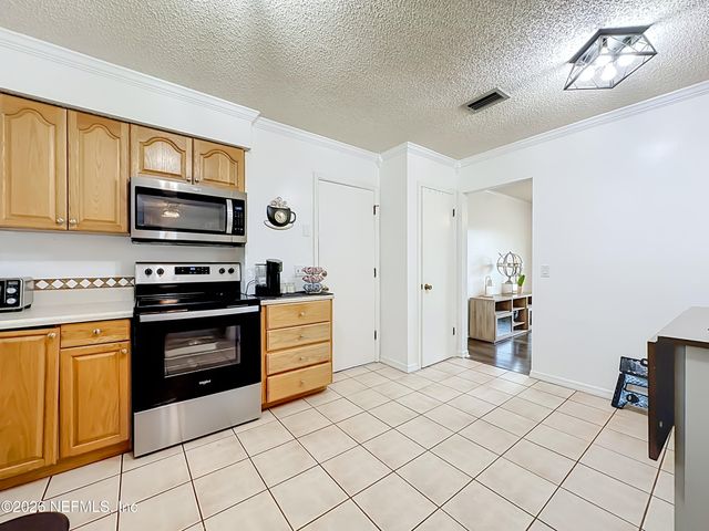 7224 BLACKBERRY Lane N, Jacksonville, FL 32244