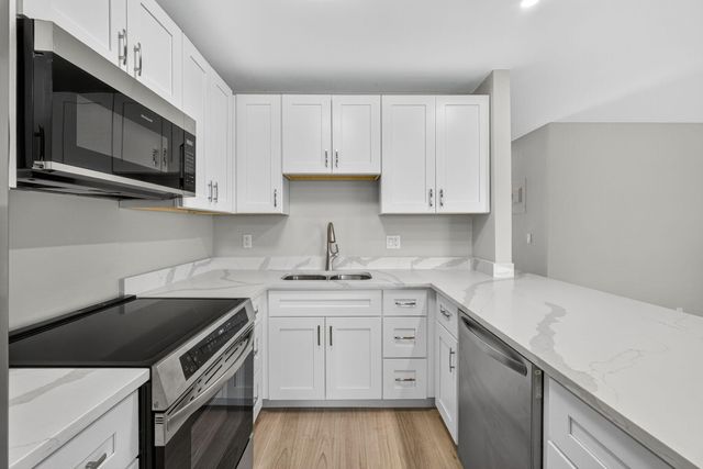 42 Easthampton B, West Palm Beach, FL 33417