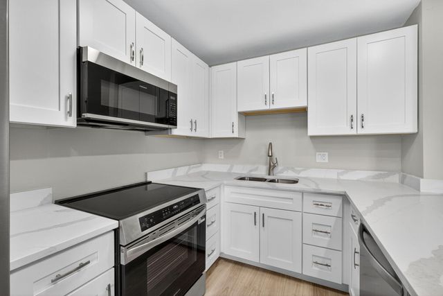 42 Easthampton B, West Palm Beach, FL 33417