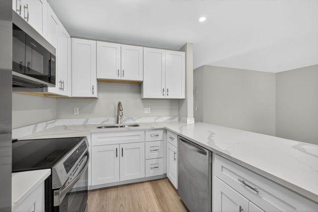 42 Easthampton B, West Palm Beach, FL 33417