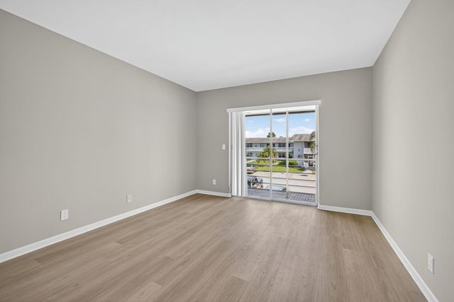 42 Easthampton B, West Palm Beach, FL 33417