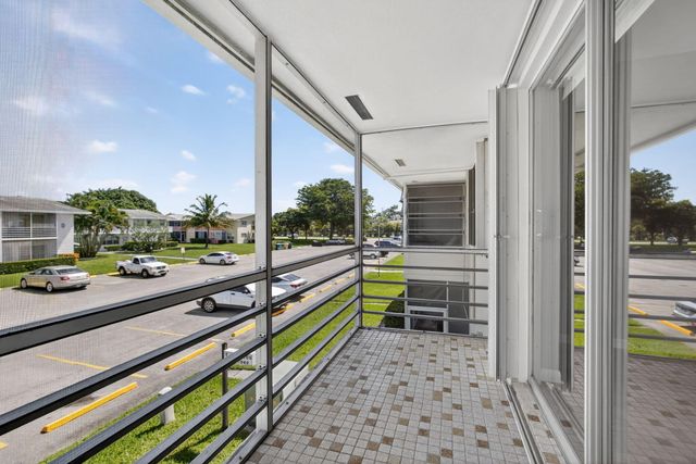 42 Easthampton B, West Palm Beach, FL 33417