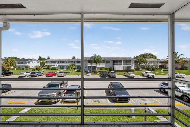 42 Easthampton B, West Palm Beach, FL 33417