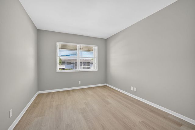42 Easthampton B, West Palm Beach, FL 33417