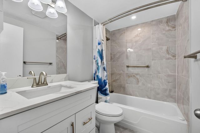 42 Easthampton B, West Palm Beach, FL 33417