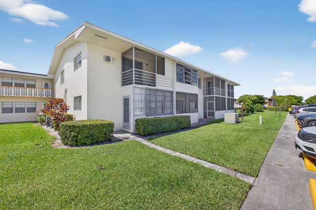 42 Easthampton B, West Palm Beach, FL 33417