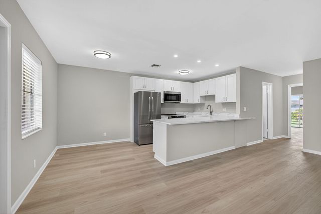 42 Easthampton B, West Palm Beach, FL 33417