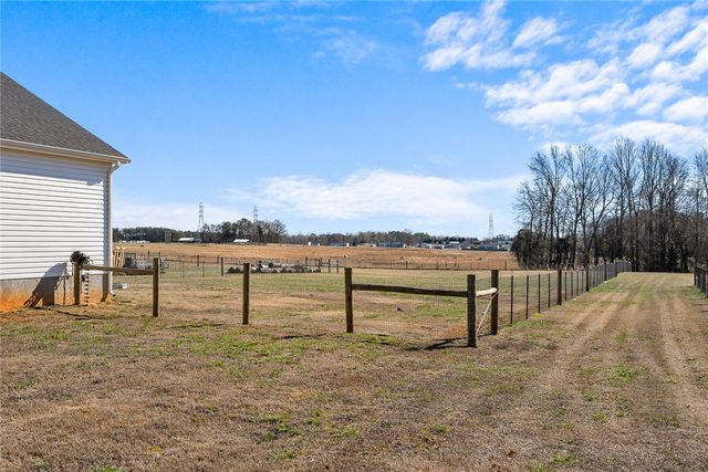 524B Big Creek Road, Belton, SC 29627
