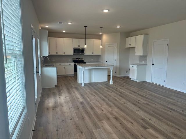 148 Longhorn Way, Auburn, GA 30011