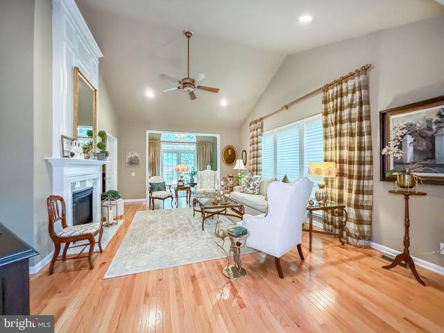 3 BARTONS MILL DR, Washington Crossing, PA 18977