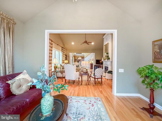 3 BARTONS MILL DR, Washington Crossing, PA 18977