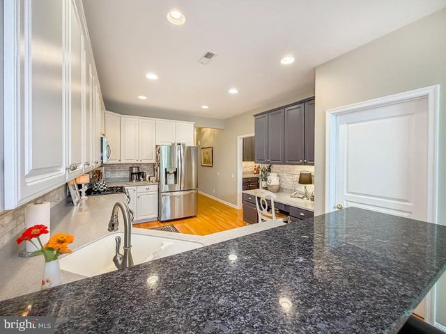 3 BARTONS MILL DR, Washington Crossing, PA 18977