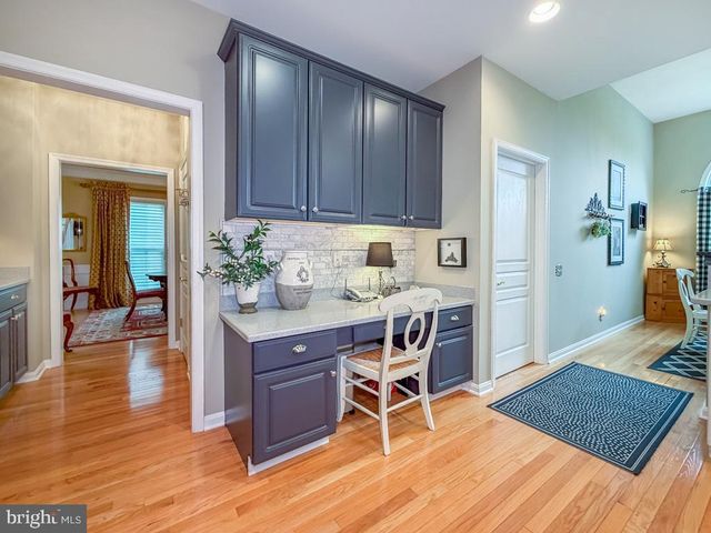 3 BARTONS MILL DR, Washington Crossing, PA 18977