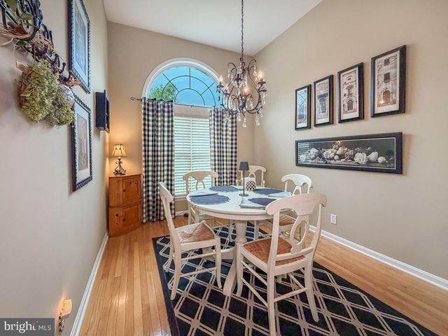 3 BARTONS MILL DR, Washington Crossing, PA 18977