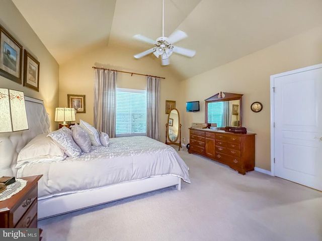 3 BARTONS MILL DR, Washington Crossing, PA 18977