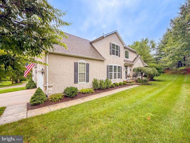 3 BARTONS MILL DR, Washington Crossing, PA 18977