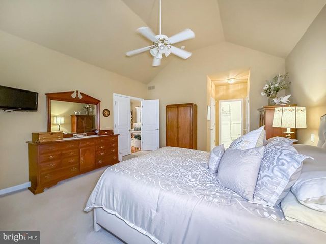 3 BARTONS MILL DR, Washington Crossing, PA 18977