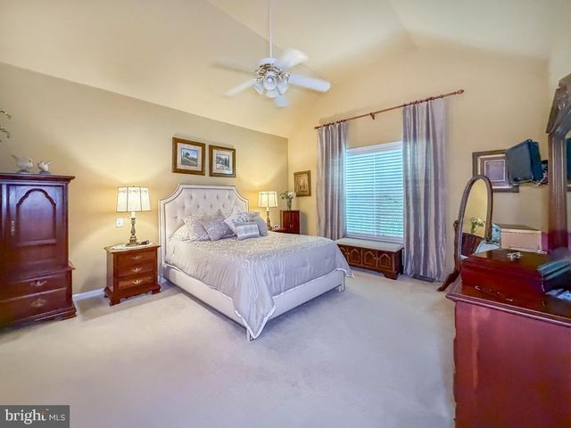 3 BARTONS MILL DR, Washington Crossing, PA 18977