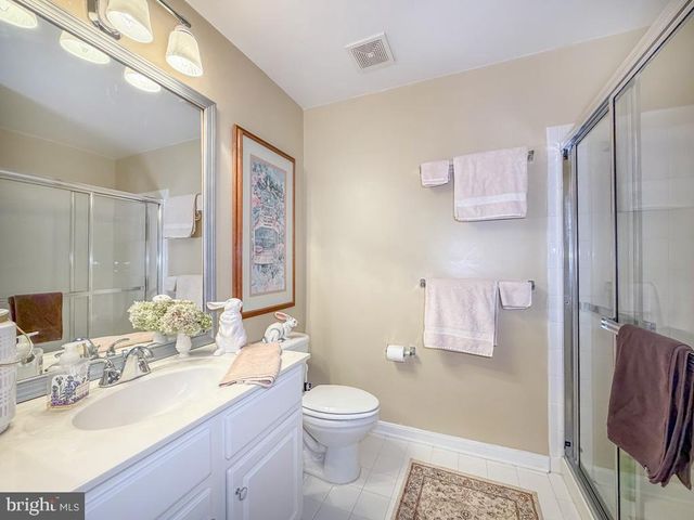 3 BARTONS MILL DR, Washington Crossing, PA 18977