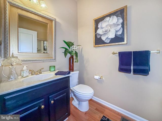3 BARTONS MILL DR, Washington Crossing, PA 18977