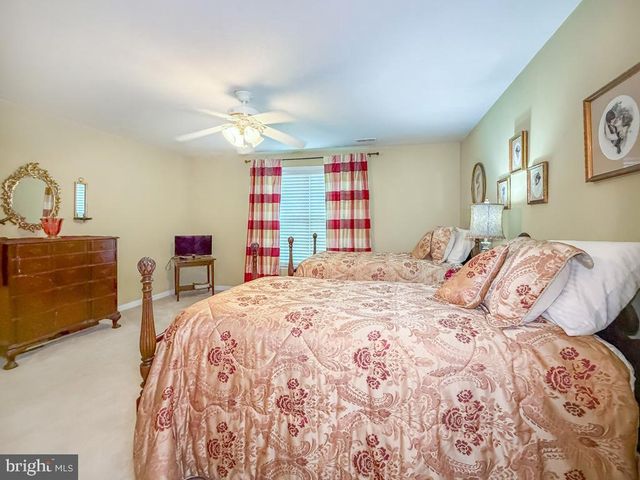 3 BARTONS MILL DR, Washington Crossing, PA 18977