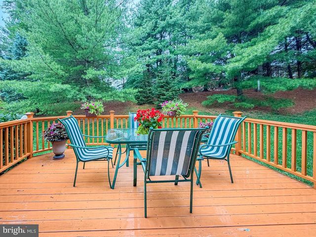 3 BARTONS MILL DR, Washington Crossing, PA 18977