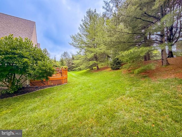 3 BARTONS MILL DR, Washington Crossing, PA 18977
