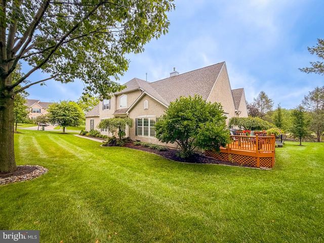 3 BARTONS MILL DR, Washington Crossing, PA 18977