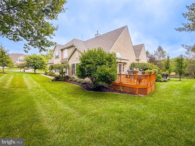 3 BARTONS MILL DR, Washington Crossing, PA 18977