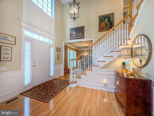 3 BARTONS MILL DR, Washington Crossing, PA 18977